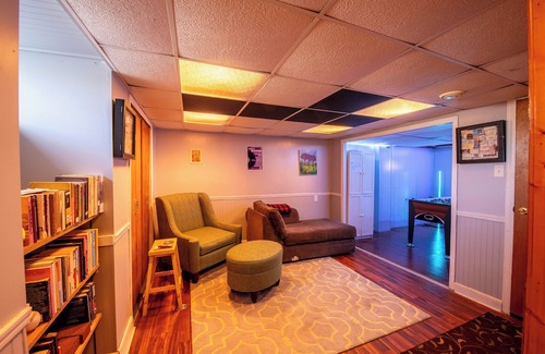Primos Secane Casa | Yard, Deck, Game Room, Library & Pet Friendly! - 3 bedrooms available