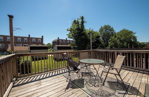 Primos Secane Casa | Yard, Deck, Game Room, Library & Pet Friendly! - 3 bedrooms available