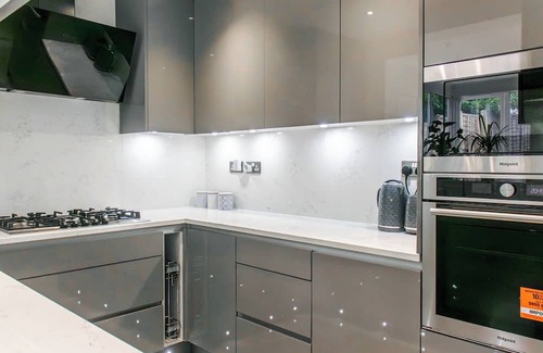 Borehamwood Casa | Stunning Family Home nr London & Harry Potter Tour | Pass The Keys