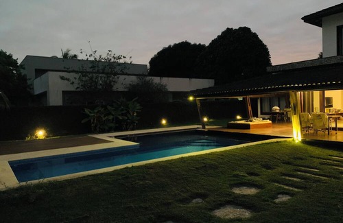 Catu de Abrantes Casa | Busca Vida House 5 Suites in Busca Vida, Bahia