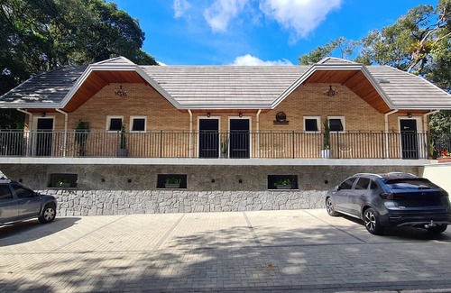 Campos do Jordao Apartamento | La Floresta Suit 2 km from the viewpoint and cable car