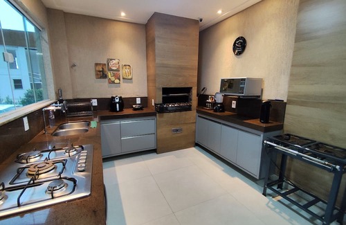 Lameirao Casa | Family home, swimming pool and soccer field, in a gated community.