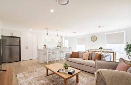 Dubbo Casa | Macintyre House - Dubbo
