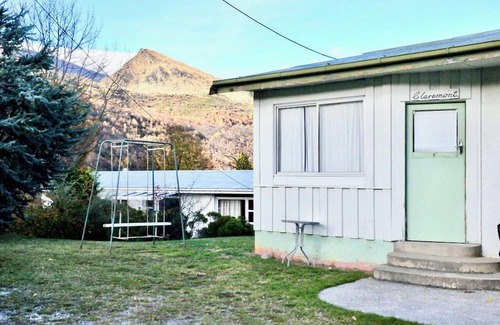 Bouvet Island Casa | Affordable Retro Bach in beautiful Arrowtown