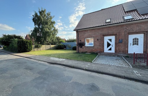 Guestrow Casa | Top modern townhouse in mint condition with garden+barbecue+garage safe and quiet