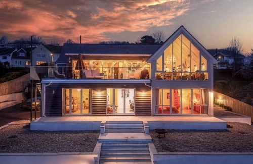 Beer Chalet De Esquí | Sea Holly House - Where Architecture Meets the Ocean