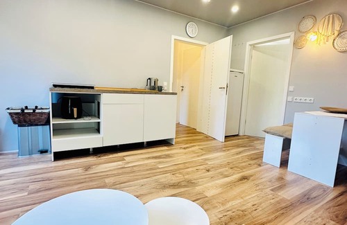 Prieros Apartamento | Bright, large vacation apartment with balcony & air conditioning on Langer See in Prieros