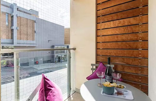 Oxford City Centre Apartamento | Pass the Keys | Oxford Castle - City Centre Apartment + Balcony