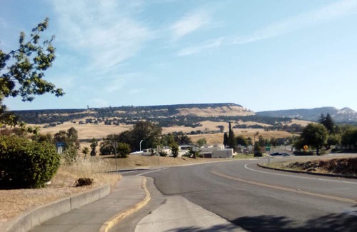 Oroville Alquiler De RV | Charming campground in marvelous Oroville with AC