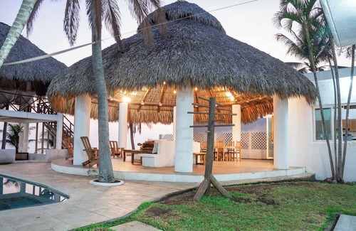 Monterrico Villa | House in Monterrico Beach " Casa Buena Vida ".