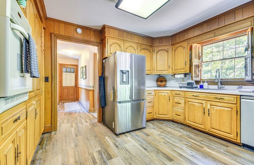 Thomasville Casa | 2 Mi to Main St Thomasville: Family Home w/Games