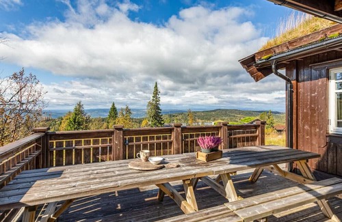 Nord-Aurdal Cabina | Spacious Family Cabin with Jacuzzi