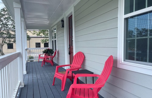 Smithfield Casa | Historic Downtown Gem, 7 mins to Premium Outlets