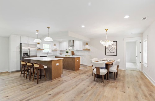 Louisburg Casa | Elegant Retreat for 12 in Louisburg