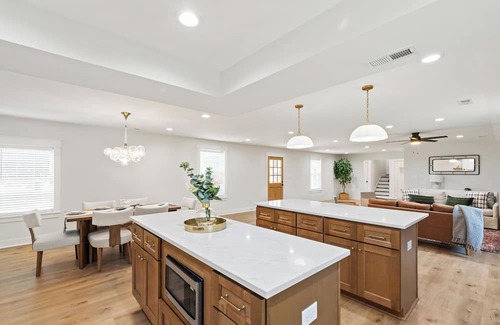 Louisburg Casa | Elegant Retreat for 12 in Louisburg