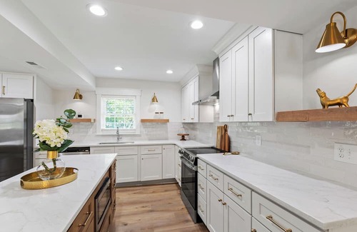 Louisburg Casa | Elegant Retreat for 12 in Louisburg