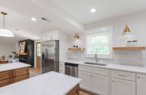 Louisburg Casa | Elegant Retreat for 12 in Louisburg