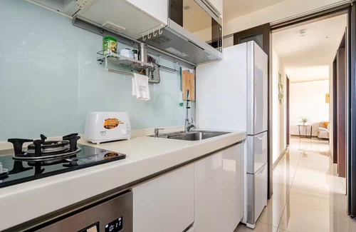 Luzhou Complejo | Family-friendly, River View, Steps to MRT, Pool, Gym
