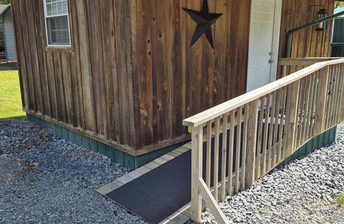 Keslers Cross Lanes Cabina | Cozy 1 bedroom with bunk beds cabin in gorgeous Summersville with AC and heating