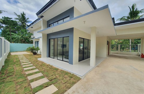 Tawala Casa | Enjoyable 4-bedroom house with AC in Panglao