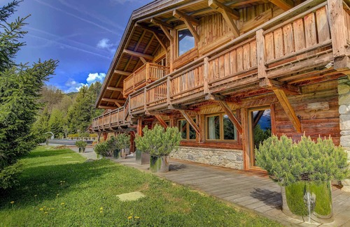 Demi-Quartier Chalet De Esquí | Exclusive Chalet Demi-Quartier · Mont Blanc View