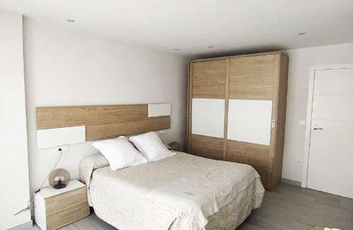 Andujar Apartamento | Modern apartment in Andújar, up to 5 guests, ideal for families and pets