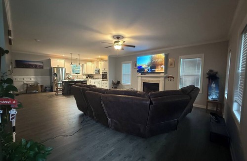 Garner Casa | Delightful 4-bedroom house with AC in Garner