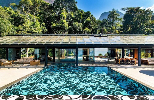 Sao Conrado Villa | ADV004 Villa for 10 with view on the beach
