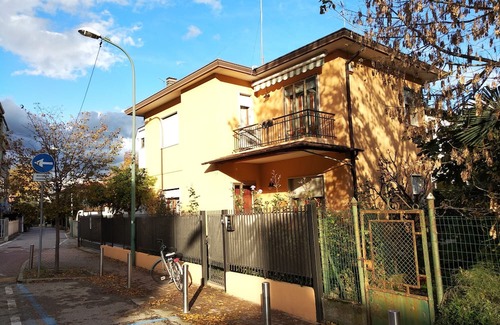 Mestre Villa | Villa al Sole is a house located only 20 minutes by bus to Venice