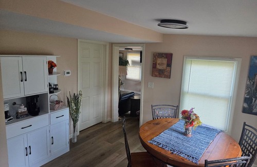 Leroy Casa | Quaint Country Home with Hot Tub