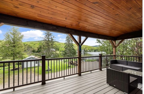 Stark Casa | Pines + Paddles - Lakeside Retreat in the Mountains