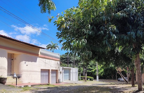 Patriolino Ribeiro Casa | House near Events Center with air conditioning