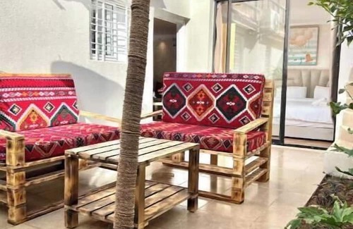 Diour Jamaa Apartamento | Chic Apartment at the Carousel, Sea View & All on Foot