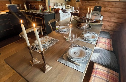 Sor-Aurdal Cabina | Adventure and wilderness in a mountain cabin with canoe, fishing rods, bikes and skiing
