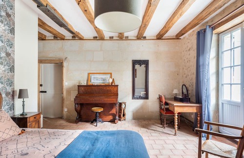 Clere-les-Pins Cama Y Desayuno | Guest Room 'Spacious Room in a Quiet Area' with Shared Garden and Wi-Fi
