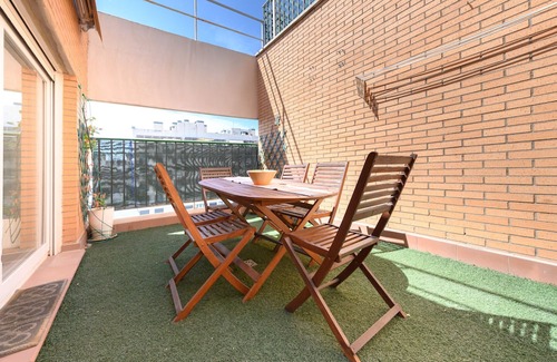 Villa de Vallecas Apartamento | Family Flat with Terrace and Swimming Pool in Private Urbanisation- Madrid
