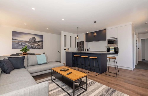 Lynmore Apartamento | Twin Apartments - Walk to Forest with Spa Pools