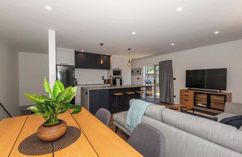 Lynmore Apartamento | Twin Apartments - Walk to Forest with Spa Pools