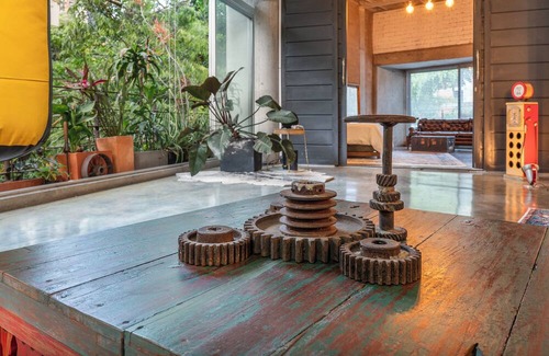 Las Lomas I Apartamento | Unique Location, Artistic Spacious Loft Poblado
