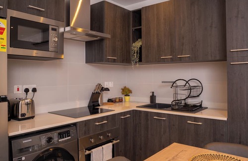 Accra Apartamento | One bedroom Luxury @ Loxwood….Enjoy!
