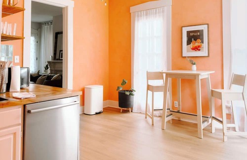 Dayton Casa | Group-Friendly 4BR/3.5BA/2 Kitchens + Private Homes Side-by-Side Sleeps 10