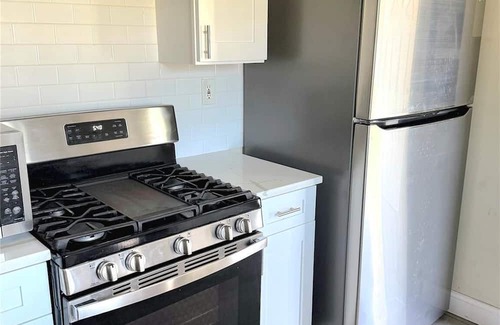 Taylor Casa | Comfortable 4BR Retreat Close to DTW, Hospitals & Expressways