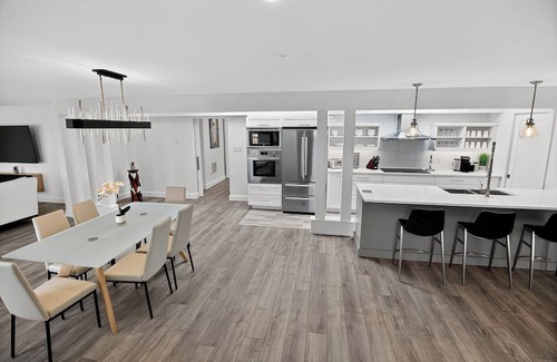 Moncton Condominio | Castle Manor Penthouse - More units available