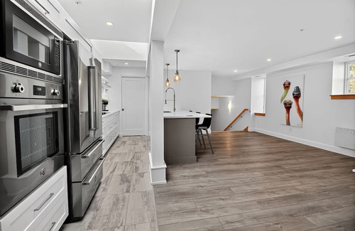 Moncton Condominio | Castle Manor Penthouse - More units available