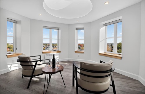 Moncton Condominio | Castle Manor Penthouse - More units available