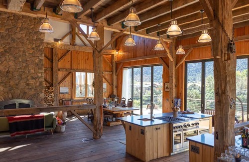 Howard Cabina | LUXURY LODGE ON THE ARKANSAS RIVER NEAR SALIDA COLORADO