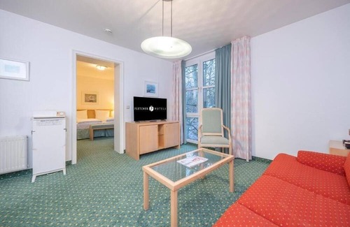 Heiligenhaus Hotel | Enjoy Room Near Thormühlen‑Park With Bistro Dining Pets Allowed Parking