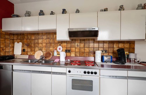 Sinsheim Apartamento | Apartment 'Waidbachhof' with Balcony and Wi-Fi