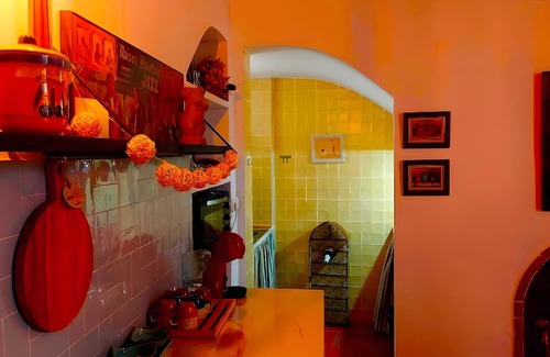 Callosa d' En Sarria Casa | Yellow House with WiFi and Air Conditioning