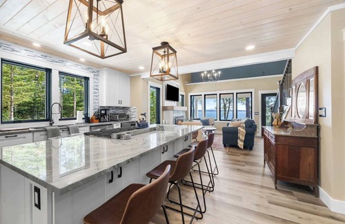 Lamoine Casa | Lumen Bay House-Ocean Pure